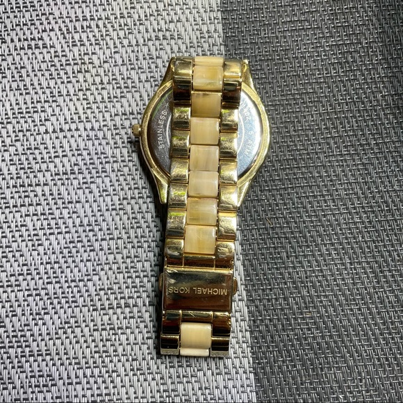 Michael Kors Watch - Picture 3 of 6